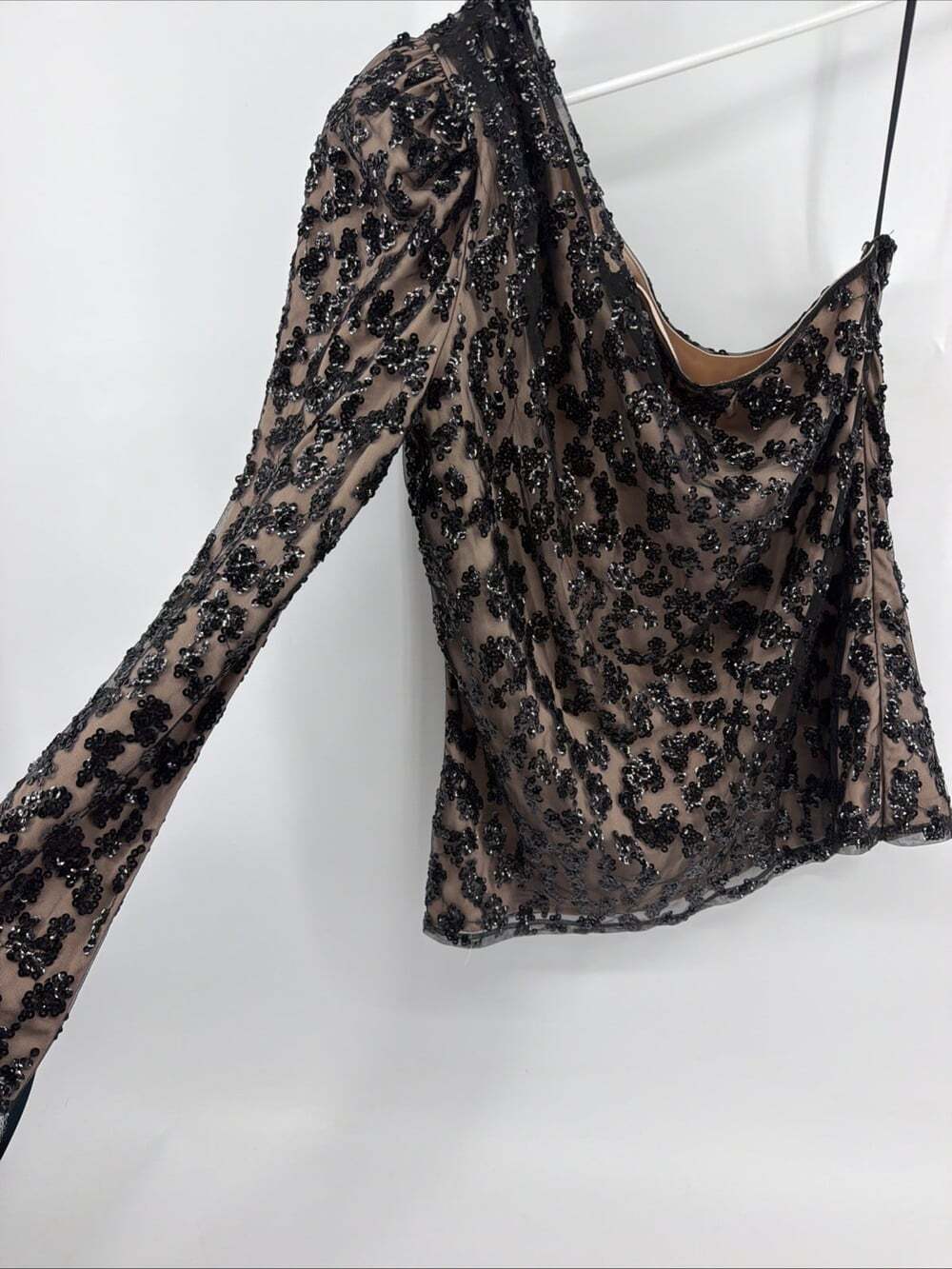 Express Women's Black Sequin One Shoulder Half Sleeve Top Sz S NWT - Picture 2 of 12